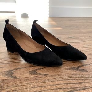 Suede Susina Black Pump Low Block Heel